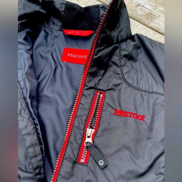 Marmot • Lightweight Puffer Jacket • Youth Size Small - Picture 3 of 3